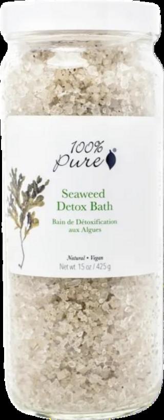 Flacone di 100% Pure Seaweed Detox Bath con alghe, sale marino e ingredienti naturali, per un'esperienza purificante e rigenerante a casa.