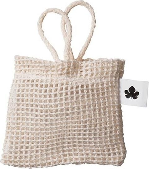 Sacchettino portasolido Biofficina Toscana in cotone naturale per shampoo e saponi. Aiuta l'asciugatura rapida e funge da guanto esfoliante delicato, ideale per una bellezza consapevole.