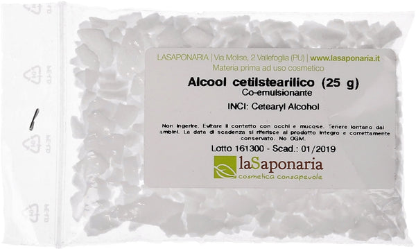 Flacone di La Saponaria Alcool Cetilstearilico da 25g, ingrediente puro per lo spignatto e la creazione di cosmetici naturali fai da te, su sfondo neutro che evoca natura e semplicità. Ottimizzato per la cura della pelle consapevole.