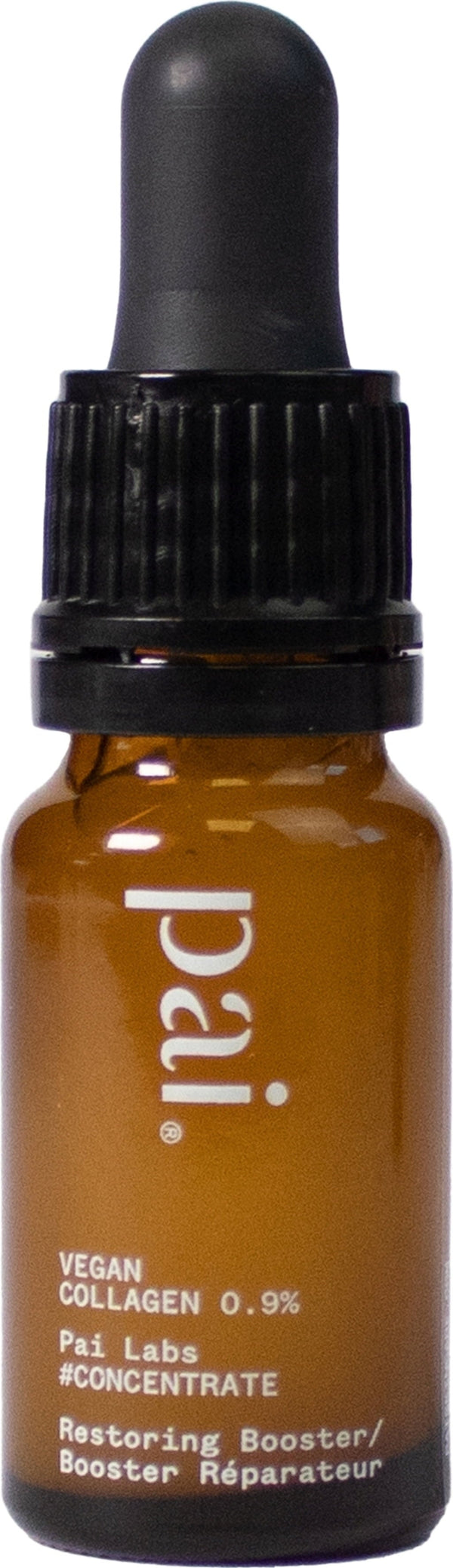 Pai Skincare Concentrato Collagene Vegano 0.9% 10ml, flacone con pipetta su sfondo naturale chiaro, per una pelle più liscia e luminosa.